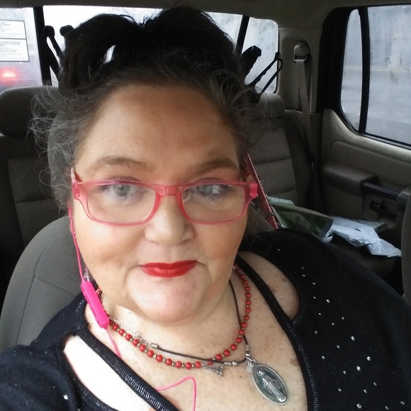 Meet your Posher, Heather (Sicily) - Picture 1 of 3